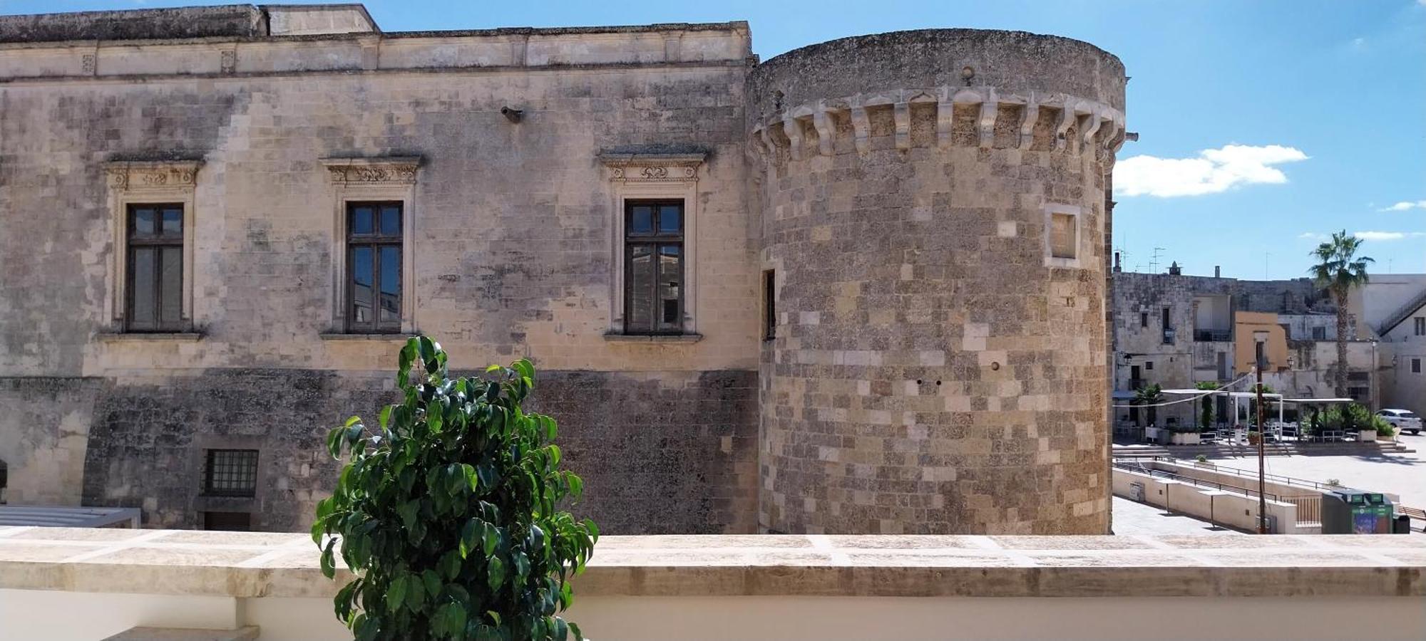 Casa Vacanze Fronte Castello مارتانو المظهر الخارجي الصورة